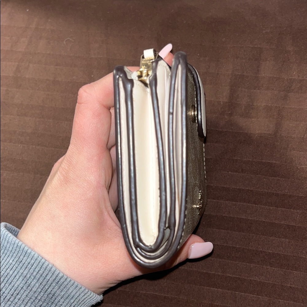 Coach Tan Signature Wallet EUC - Picture 3 of 9